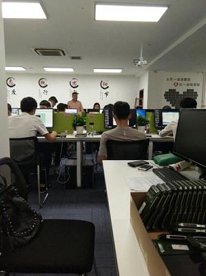 商品信息與金融信息咨詢(xún)服務(wù) 現(xiàn)代商業(yè)決策的雙翼